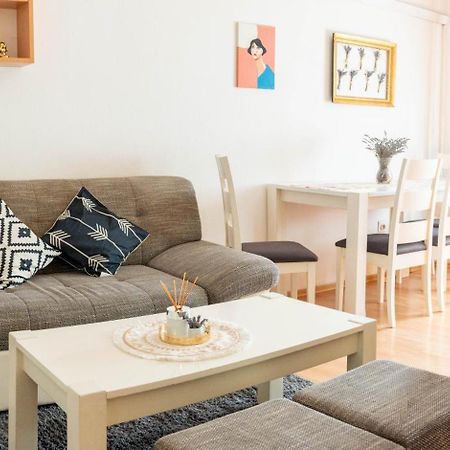 Apartman Lili Knin Exterior foto